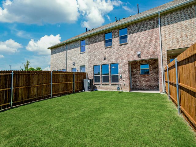 572 Hutchinson Lane, Lewisville, TX 75077