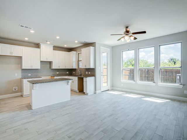 572 Hutchinson Lane, Lewisville, TX 75077