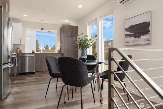 6251 8th Avenue NW, Seattle, WA 98107