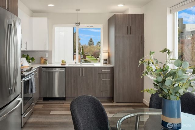 6251 8th Avenue NW, Seattle, WA 98107