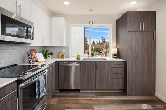 6251 8th Avenue NW, Seattle, WA 98107