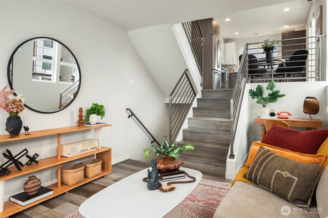 6251 8th Avenue NW, Seattle, WA 98107