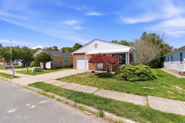 136 Orlando Boulevard, Toms River, NJ 08757