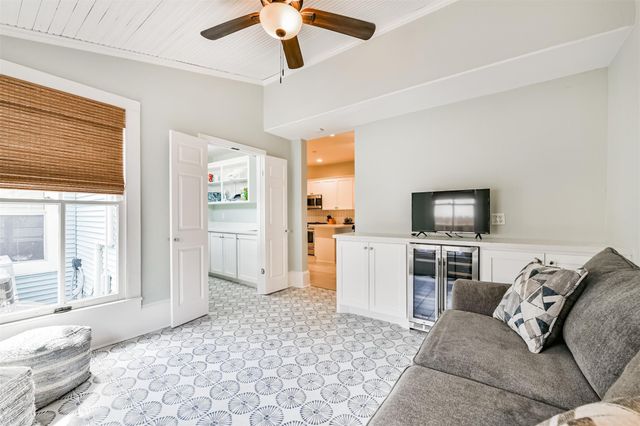 1121 Market Street, Galveston, TX 77550