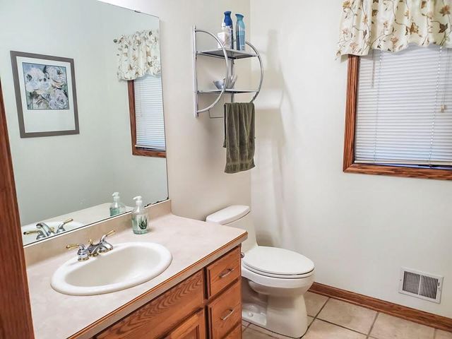 S89W34740 Eagle TERRACE, Eagle, WI 53119