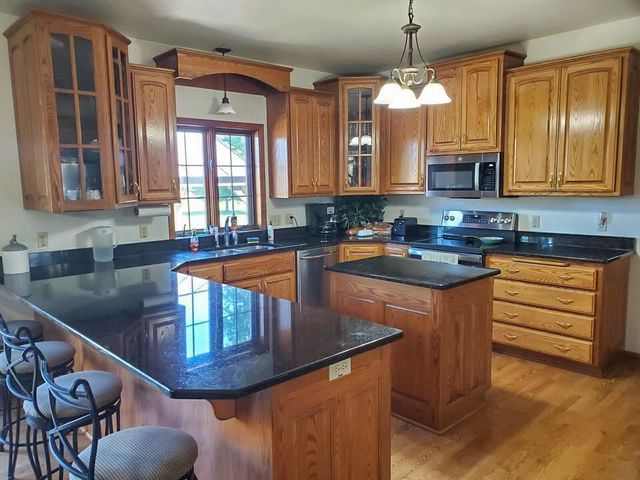 S89W34740 Eagle TERRACE, Eagle, WI 53119
