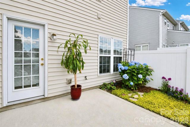4913 Sunburst Lane, Charlotte, NC 28213