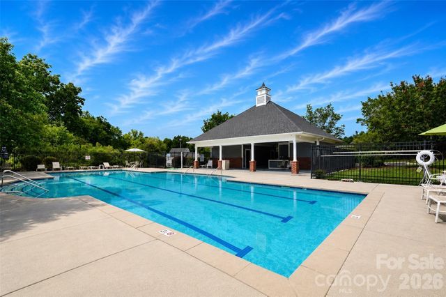 4913 Sunburst Lane, Charlotte, NC 28213
