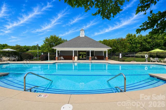 4913 Sunburst Lane, Charlotte, NC 28213