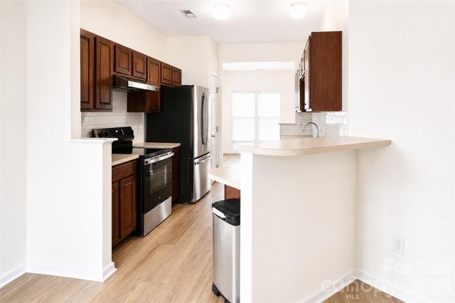 4913 Sunburst Lane, Charlotte, NC 28213