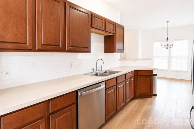 4913 Sunburst Lane, Charlotte, NC 28213