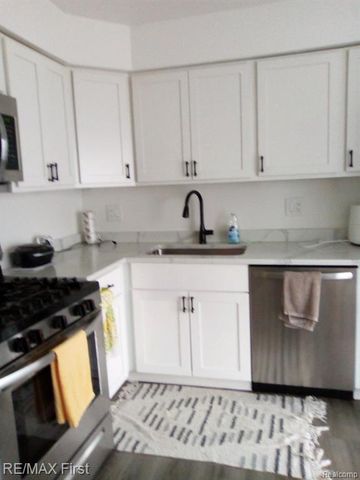 25311 Greenbrooke Drive, Southfield, MI 48033