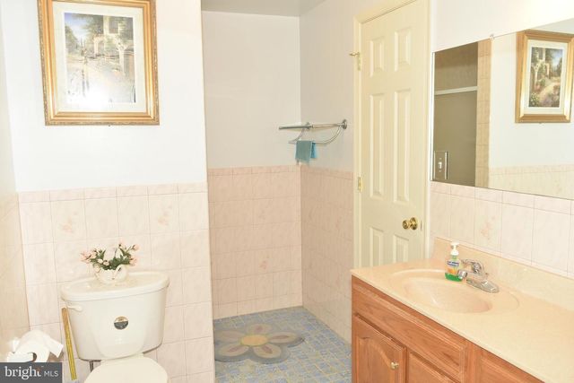 12511 ROCHESTER DR, Fairfax, VA 22030