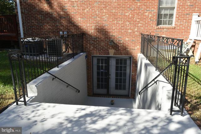 12511 ROCHESTER DR, Fairfax, VA 22030