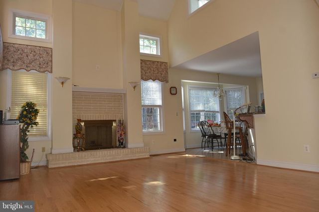 12511 ROCHESTER DR, Fairfax, VA 22030