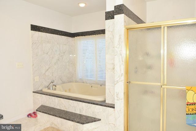 12511 ROCHESTER DR, Fairfax, VA 22030
