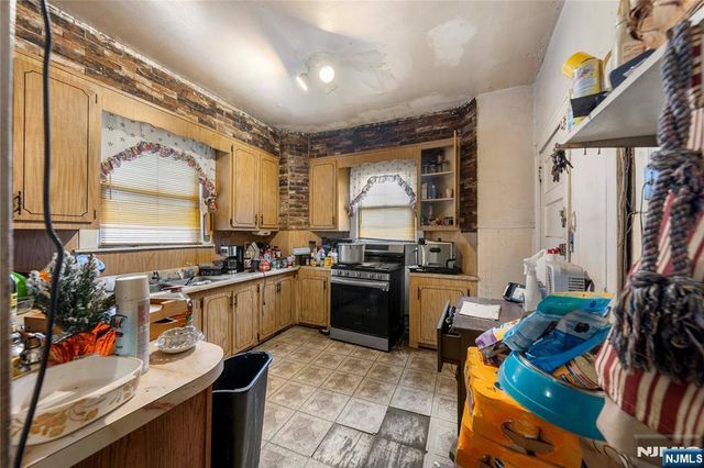 70 N Essex Avenue, Orange, NJ 07050