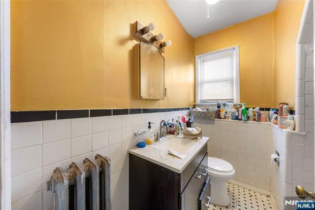 70 N Essex Avenue, Orange, NJ 07050