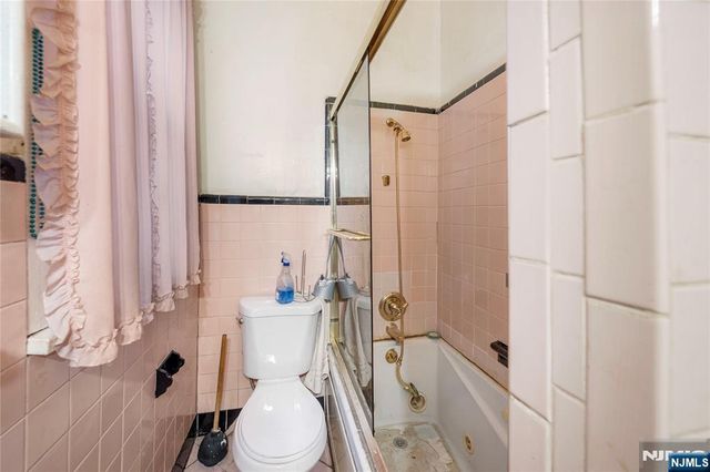 70 N Essex Avenue, Orange, NJ 07050