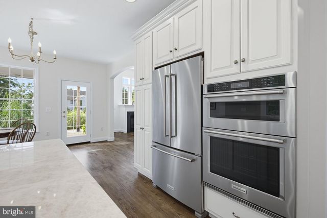 137 HUNTINGWOOD DR, Lancaster, PA 17602