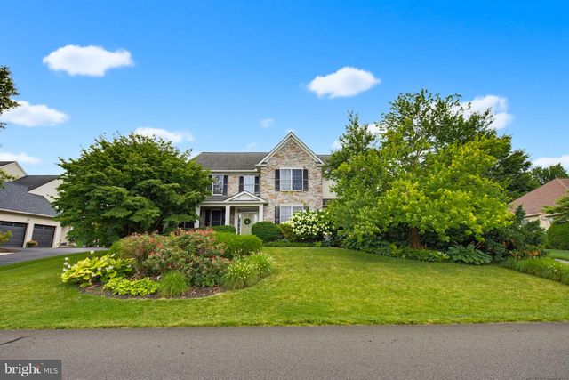 137 HUNTINGWOOD DR, Lancaster, PA 17602