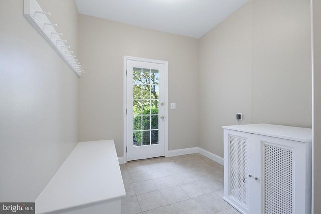137 HUNTINGWOOD DR, Lancaster, PA 17602