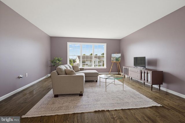 137 HUNTINGWOOD DR, Lancaster, PA 17602
