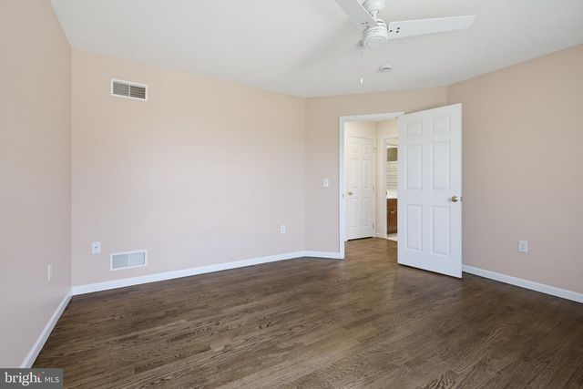 137 HUNTINGWOOD DR, Lancaster, PA 17602