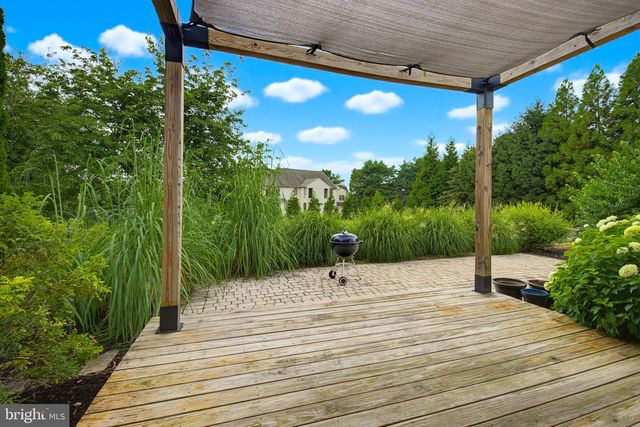 137 HUNTINGWOOD DR, Lancaster, PA 17602