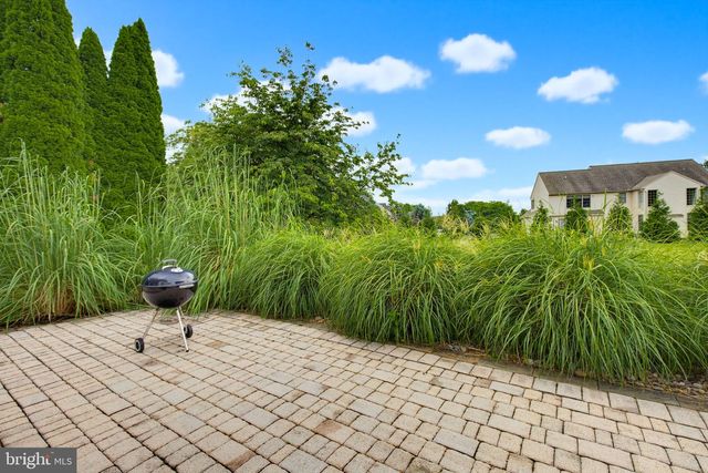 137 HUNTINGWOOD DR, Lancaster, PA 17602