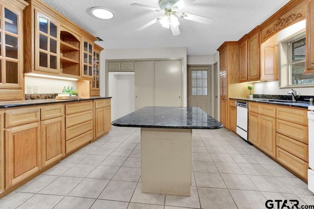 307 Easy Dr., Hideaway, TX 75771