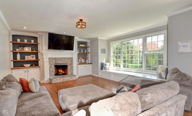 9928 Wading Crane Avenue, Mccordsville, IN 46055