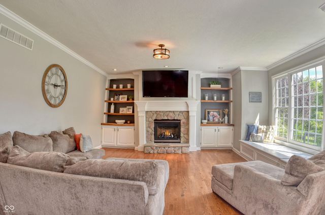 9928 Wading Crane Avenue, Mccordsville, IN 46055