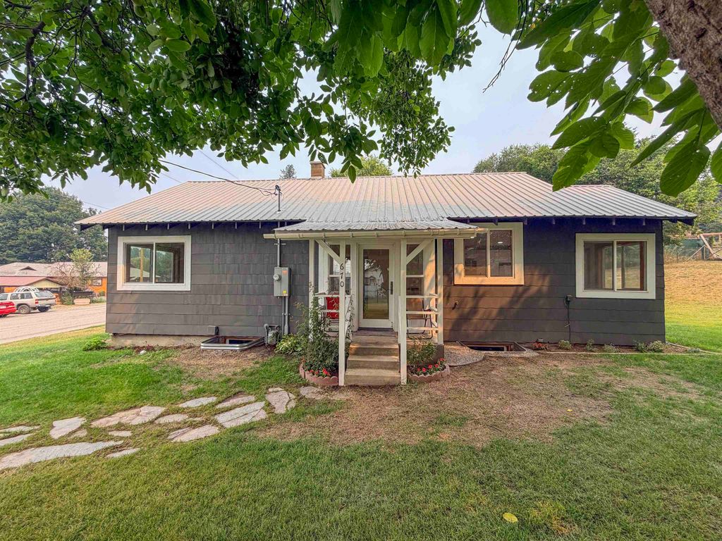670 N Washington St, Colville, WA 99114 photo 3