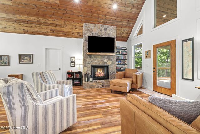 118 Kareny Drive, Topton, NC 28781