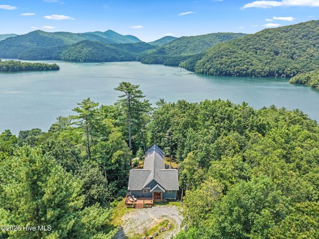 118 Kareny Drive, Topton, NC 28781