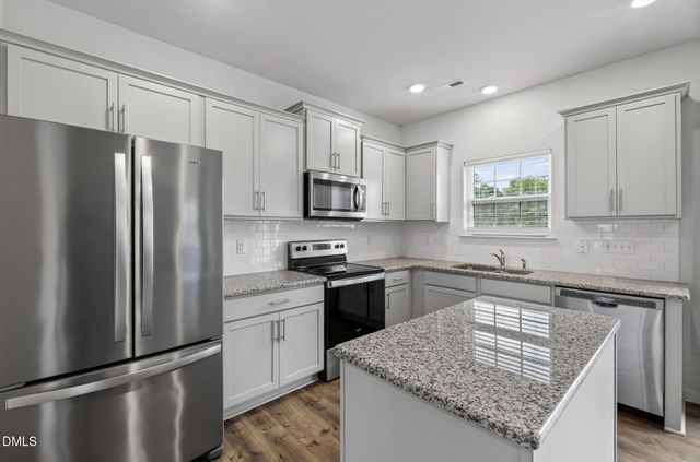 19 Rockwater Way, Zebulon, NC 27597