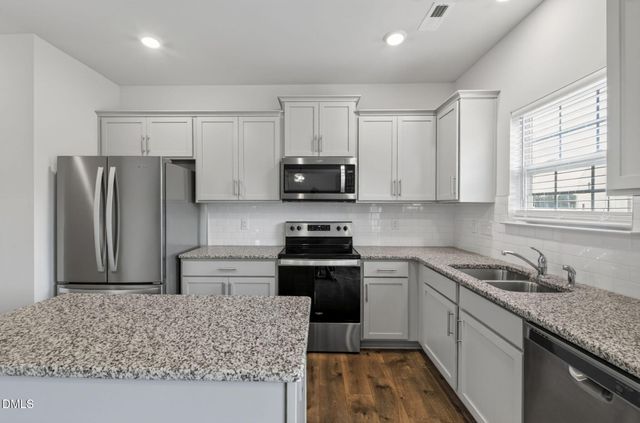 19 Rockwater Way, Zebulon, NC 27597