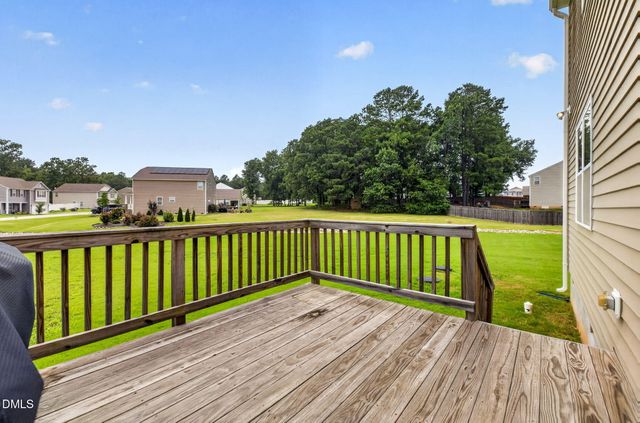 19 Rockwater Way, Zebulon, NC 27597