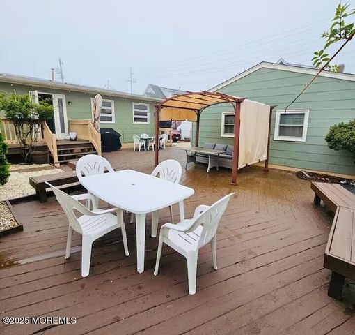 138 10th Avenue, Seaside Park, NJ 08752