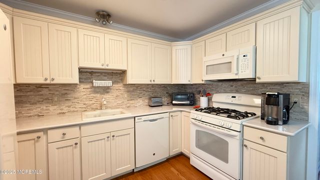 138 10th Avenue, Seaside Park, NJ 08752