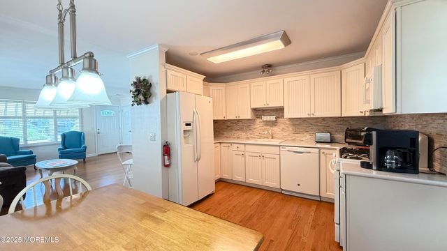 138 10th Avenue, Seaside Park, NJ 08752