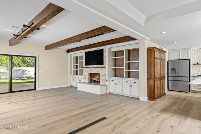 575 W Valoro Drive, Oro Valley, AZ 85737