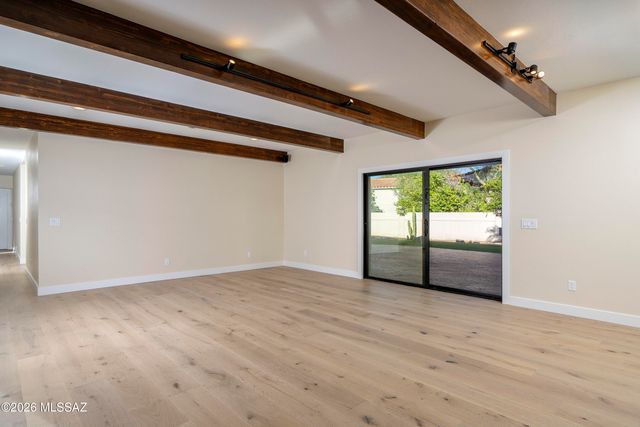 575 W Valoro Drive, Oro Valley, AZ 85737