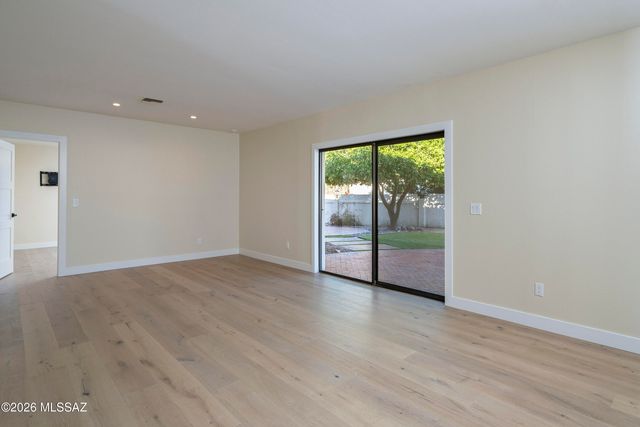 575 W Valoro Drive, Oro Valley, AZ 85737