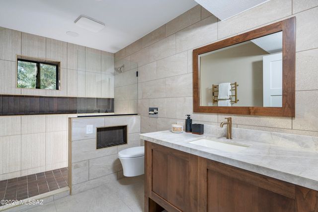 575 W Valoro Drive, Oro Valley, AZ 85737