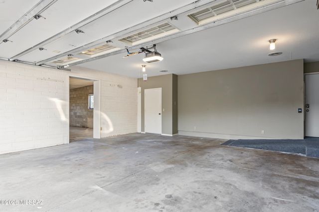 575 W Valoro Drive, Oro Valley, AZ 85737