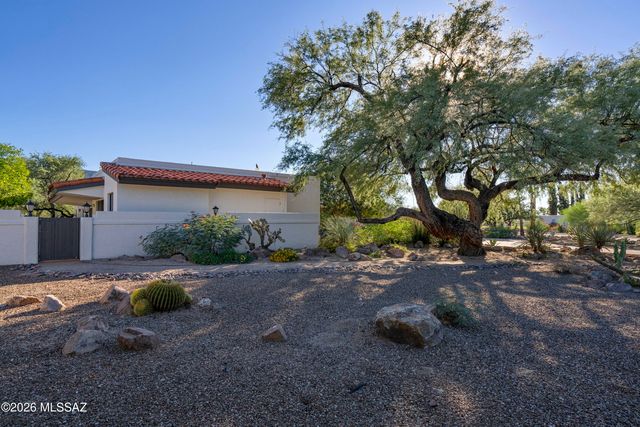 575 W Valoro Drive, Oro Valley, AZ 85737