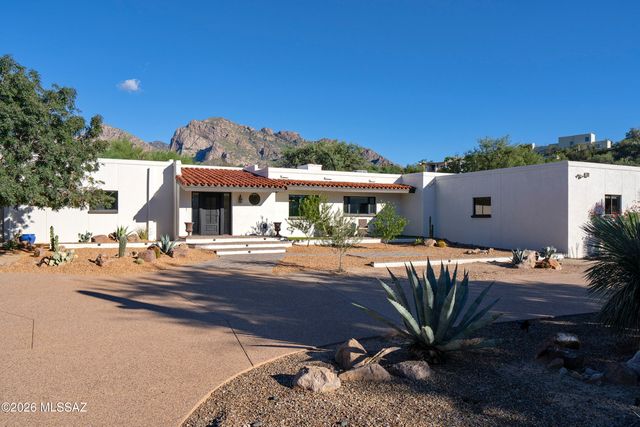575 W Valoro Drive, Oro Valley, AZ 85737