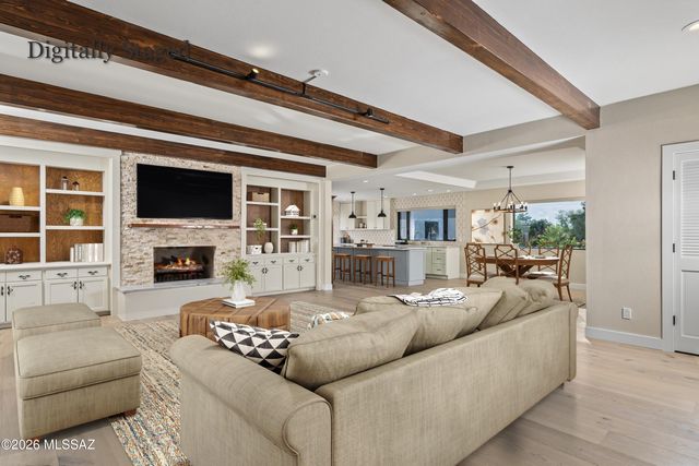 575 W Valoro Drive, Oro Valley, AZ 85737